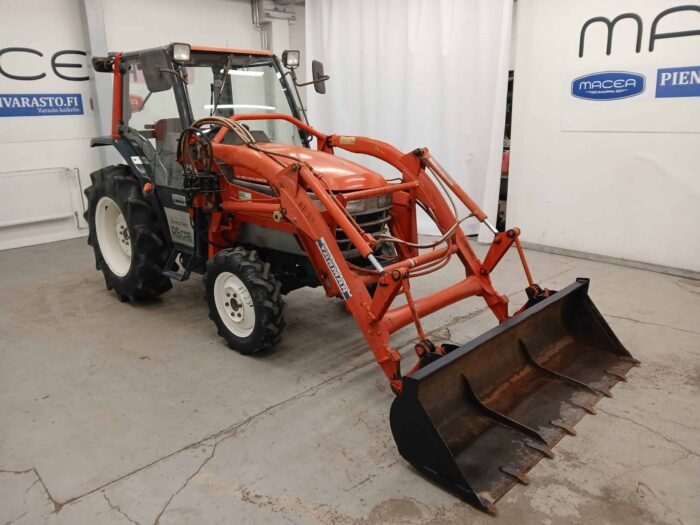 Yanmar AF-28D 4WD traktori, etukuormaajalla ja suunnanvaihtajalla! - Image 10