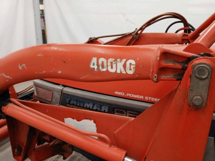 Yanmar AF-28D 4WD traktori, etukuormaajalla ja suunnanvaihtajalla! - Image 13