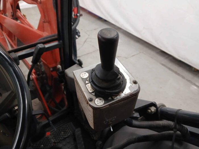 Yanmar AF-28D 4WD traktori, etukuormaajalla ja suunnanvaihtajalla! - Image 18