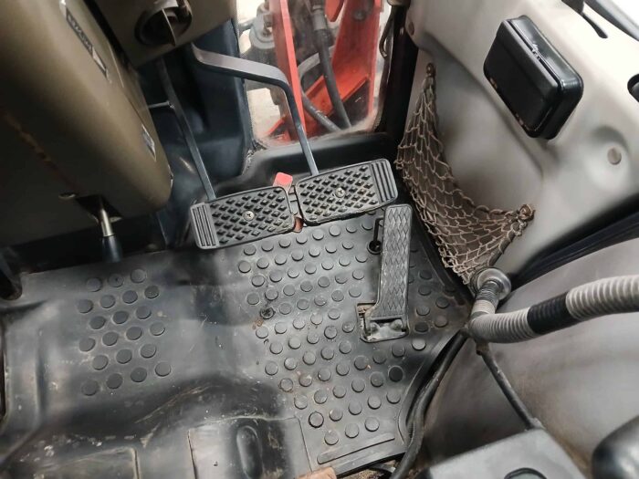Yanmar AF-28D 4WD traktori, etukuormaajalla ja suunnanvaihtajalla! - Image 21
