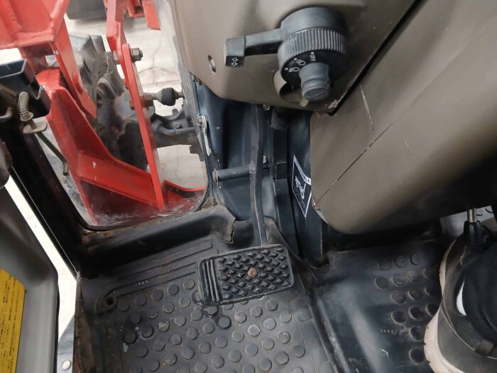 Yanmar AF-28D 4WD traktori, etukuormaajalla ja suunnanvaihtajalla! - Image 22