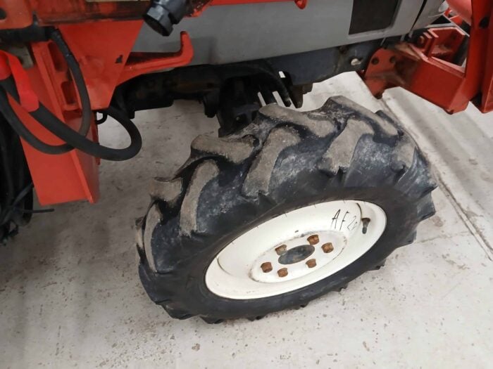 Yanmar AF-28D 4WD traktori, etukuormaajalla ja suunnanvaihtajalla! - Image 28