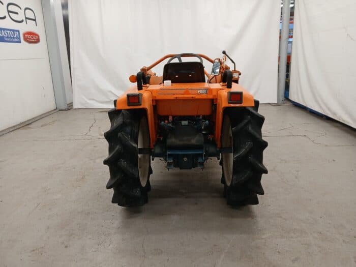 Kubota B1-17, 4WD minitraktori etukuormaajalla - Image 6