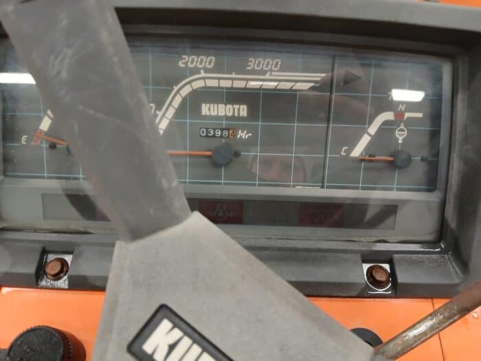 Kubota B1-17, 4WD minitraktori etukuormaajalla - Image 12