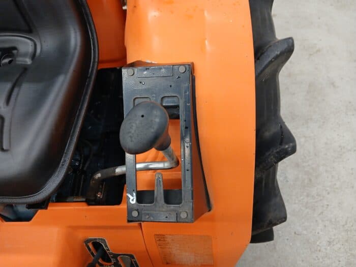 Kubota B1-17, 4WD minitraktori etukuormaajalla - Image 15