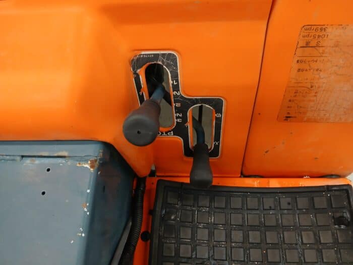 Kubota B1-17, 4WD minitraktori etukuormaajalla - Image 17