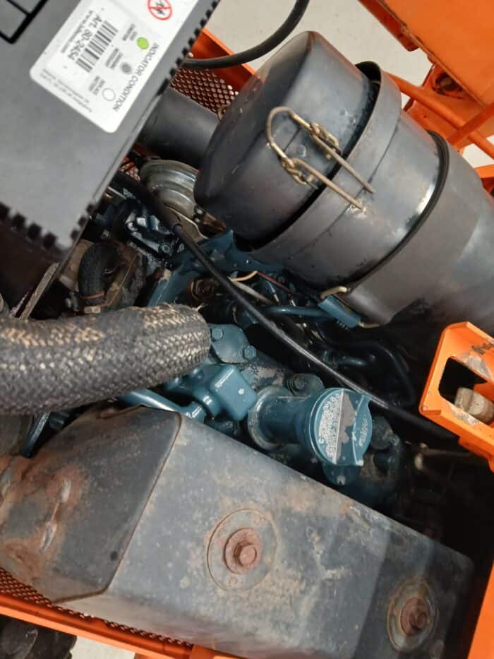 Kubota B1-17, 4WD minitraktori etukuormaajalla - Image 19
