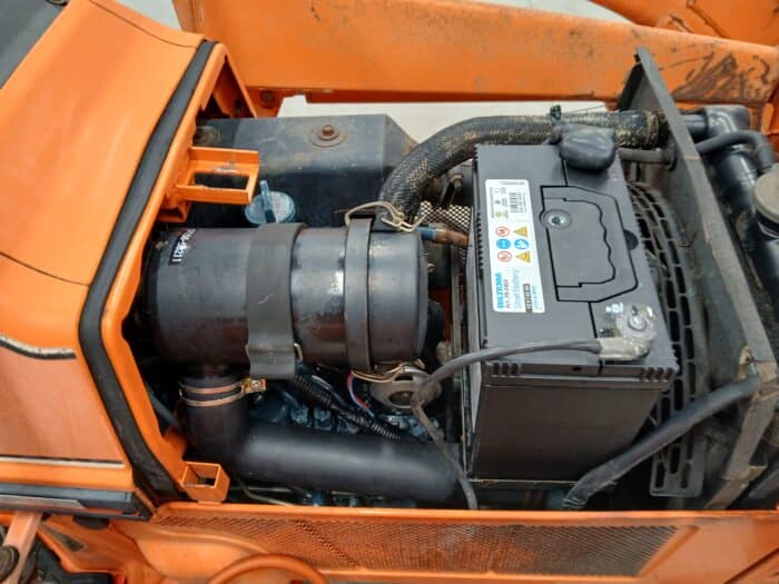 Kubota B1-17, 4WD minitraktori etukuormaajalla - Image 21