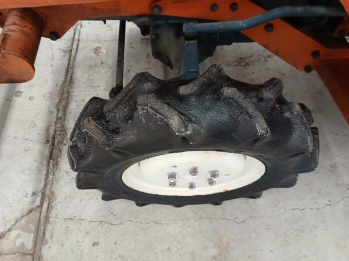 Kubota B1-17, 4WD minitraktori etukuormaajalla - Image 25