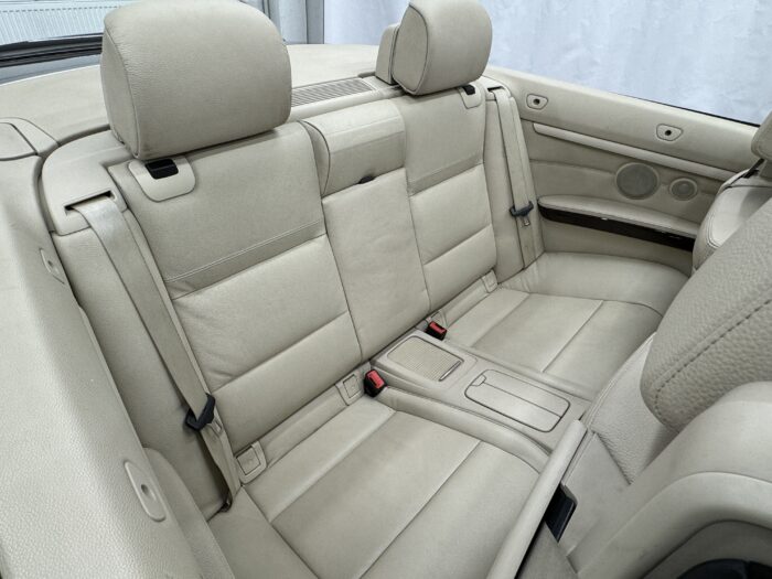 BMW 320 Cabrio E93 vm.2011 - Image 17