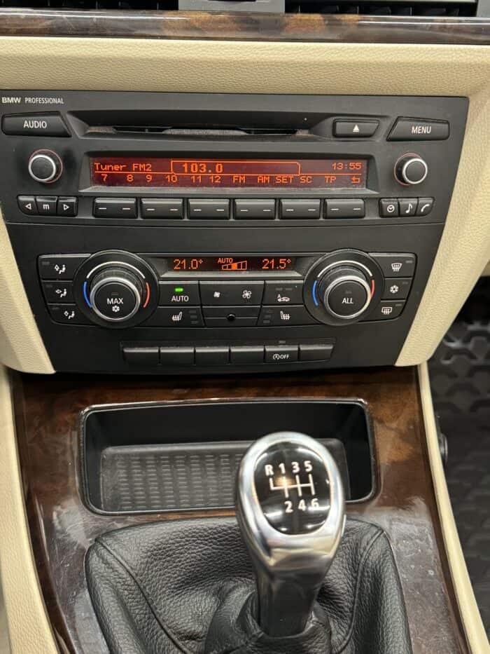 BMW 320 Cabrio E93 vm.2011 - Image 22