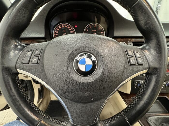 BMW 320 Cabrio E93 vm.2011 - Image 23