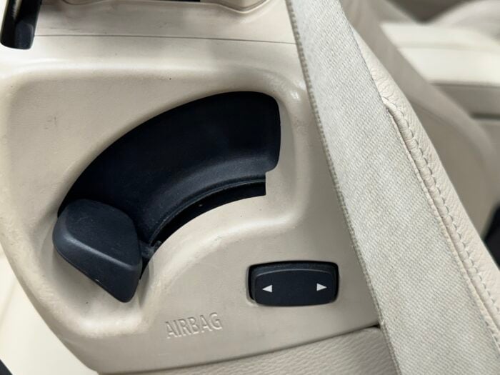 BMW 320 Cabrio E93 vm.2011 - Image 26