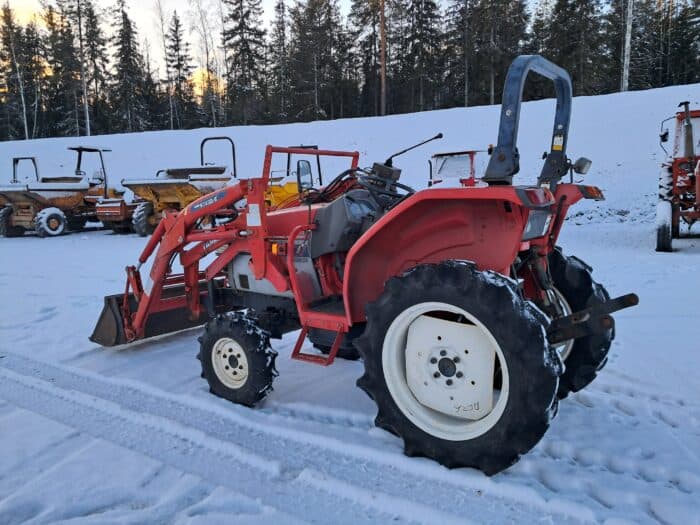 Yanmar AF-26 4WD traktori, etukuormaajalla ja suunnanvaihtajalla! - Image 4