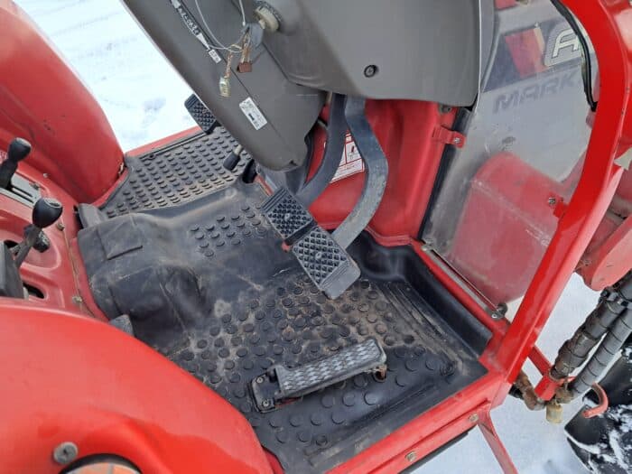 Yanmar AF-26 4WD traktori, etukuormaajalla ja suunnanvaihtajalla! - Image 8