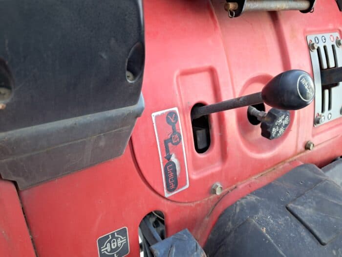 Yanmar AF-26 4WD traktori, etukuormaajalla ja suunnanvaihtajalla! - Image 10