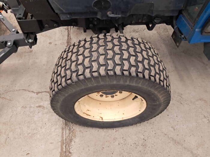 Iseki 530 4WD traktori ja puskulevy 170cm, Rekisterissä! - Image 14