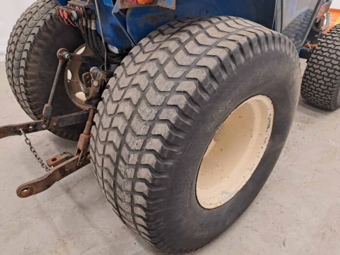 Iseki 530 4WD traktori ja puskulevy 170cm, Rekisterissä! - Image 16