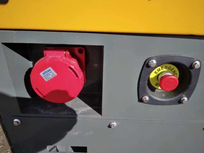 Kawakenki KK-40-III-SSS 40kVA aggregaatti - Image 8