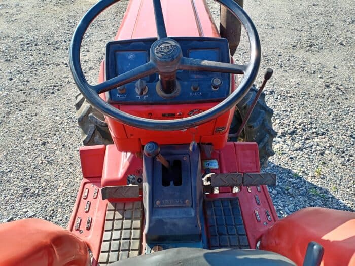 Yanmar YM2002D 4WD traktori, Uudella takakauhalla - Image 17