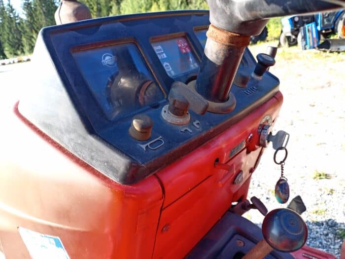 Yanmar YM2002D 4WD traktori, Uudella takakauhalla - Image 22