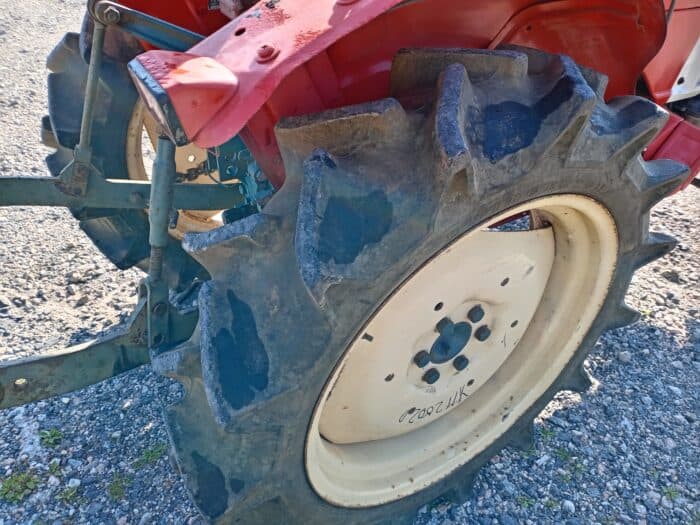 Yanmar YM2002D 4WD traktori, Uudella takakauhalla - Image 27