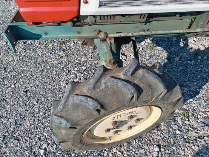 Yanmar YM2002D 4WD traktori, Uudella takakauhalla - Image 29