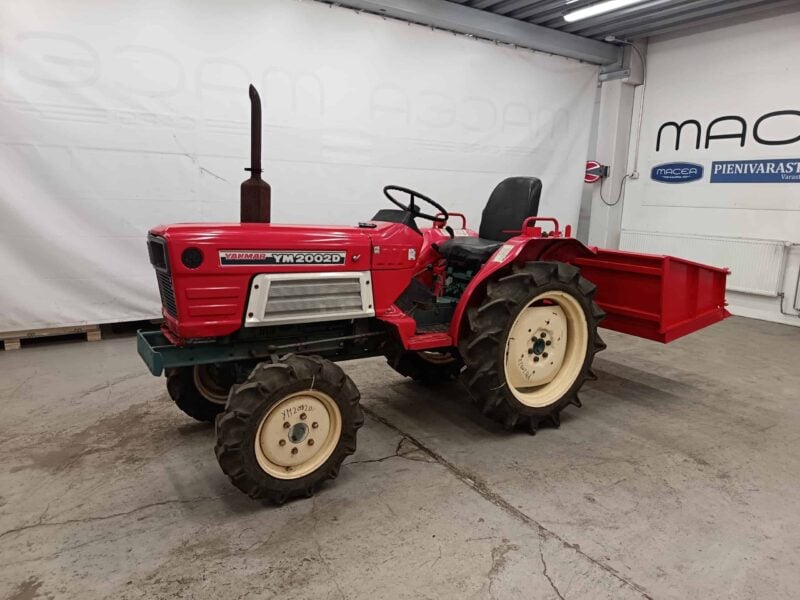Yanmar YM2002D 4WD traktori, Uudella takakauhalla