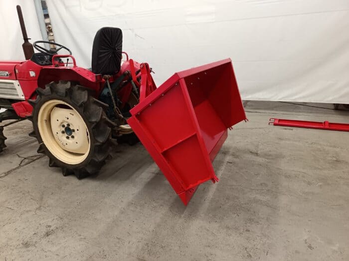 Yanmar YM2002D 4WD traktori, Uudella takakauhalla - Image 11