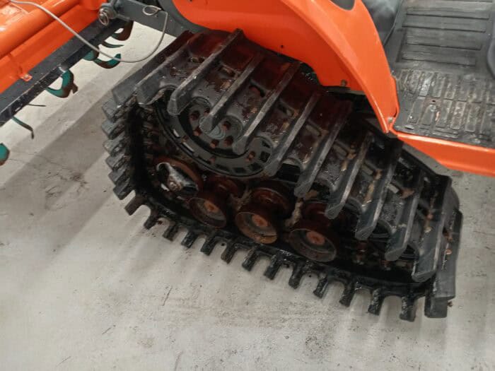 Kubota JB16 4WD traktori maanmuokkaimella, Takana telat! - Image 8