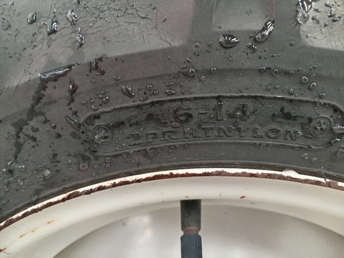 Kubota JB16 4WD traktori maanmuokkaimella, Takana telat! - Image 13