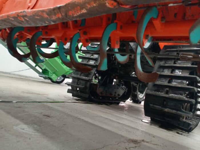 Kubota JB16 4WD traktori maanmuokkaimella, Takana telat! - Image 14