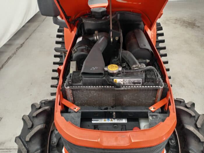 Kubota JB16 4WD traktori maanmuokkaimella, Takana telat! - Image 16