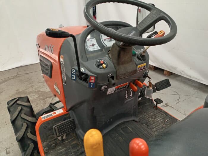 Kubota JB16 4WD traktori maanmuokkaimella, Takana telat! - Image 18