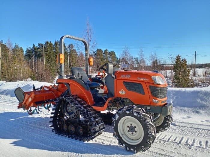 Kubota JB16 4WD traktori maanmuokkaimella, Takana telat! - Image 2