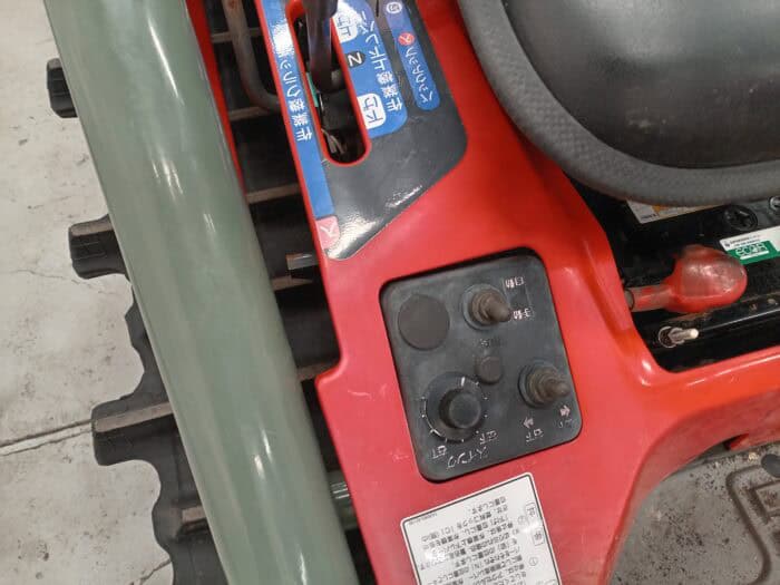 Yanmar AC10D 10hv telavetoinen traktori maanmuokkaimella - Image 14