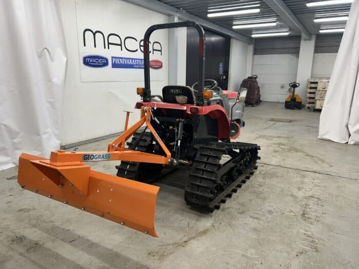 Telavetoinen Yanmar CT118 (25hv) traktori maanmuokkaimella - Image 6
