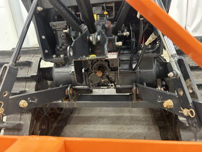 Telavetoinen Yanmar CT118 (25hv) traktori maanmuokkaimella - Image 23