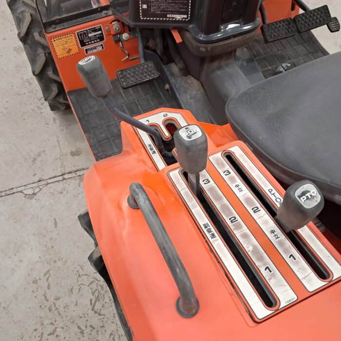 HINOMOTO N179, 17 hp minitraktori, 4WD - Image 9