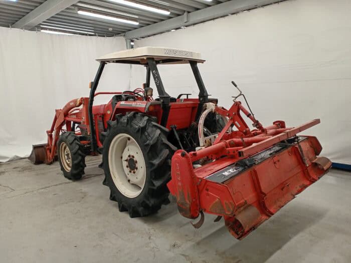 Mitsubishi MT33D Minitraktori etukuormaajalla ja maanmuokkaajalla, 4WD - Image 3