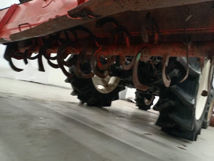 Mitsubishi MT33D Minitraktori etukuormaajalla ja maanmuokkaajalla, 4WD - Image 11