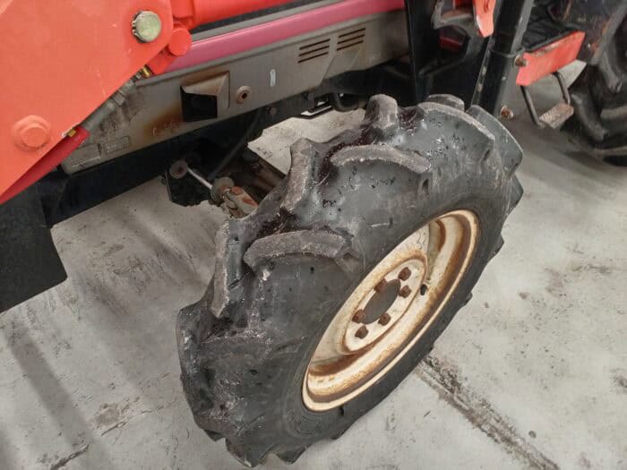 Mitsubishi MT33D Minitraktori etukuormaajalla ja maanmuokkaajalla, 4WD - Image 14