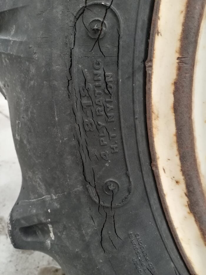 Mitsubishi MT33D Minitraktori etukuormaajalla ja maanmuokkaajalla, 4WD - Image 17