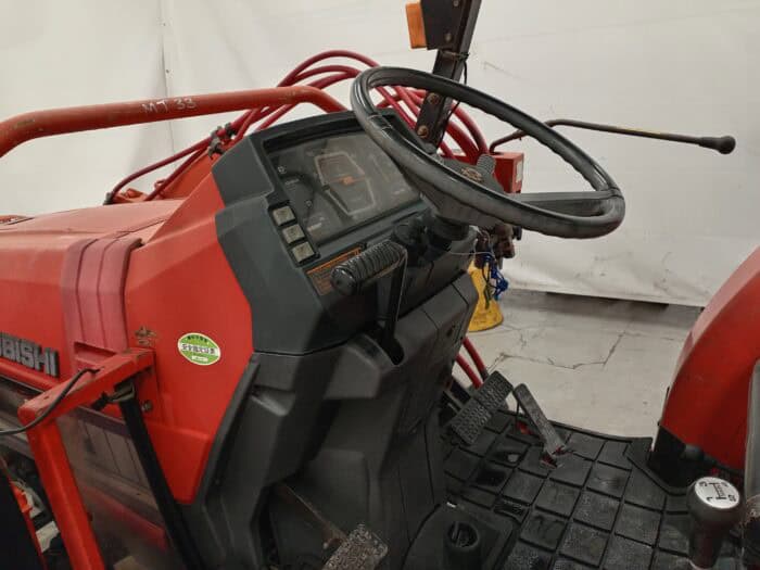 Mitsubishi MT33D Minitraktori etukuormaajalla ja maanmuokkaajalla, 4WD - Image 24