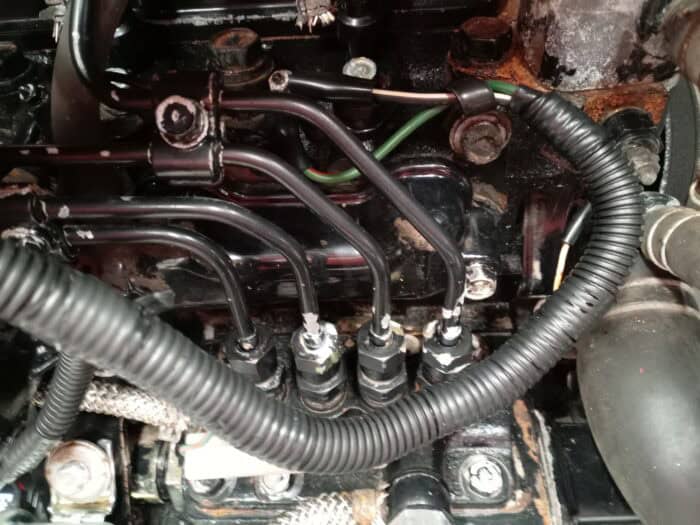 Mitsubishi MT33D Minitraktori etukuormaajalla ja maanmuokkaajalla, 4WD - Image 33