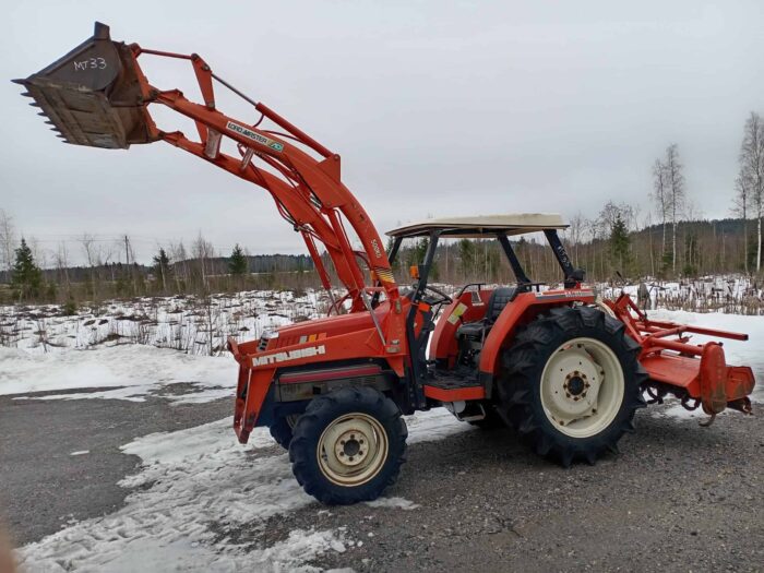 Mitsubishi MT33D Minitraktori etukuormaajalla ja maanmuokkaajalla, 4WD
