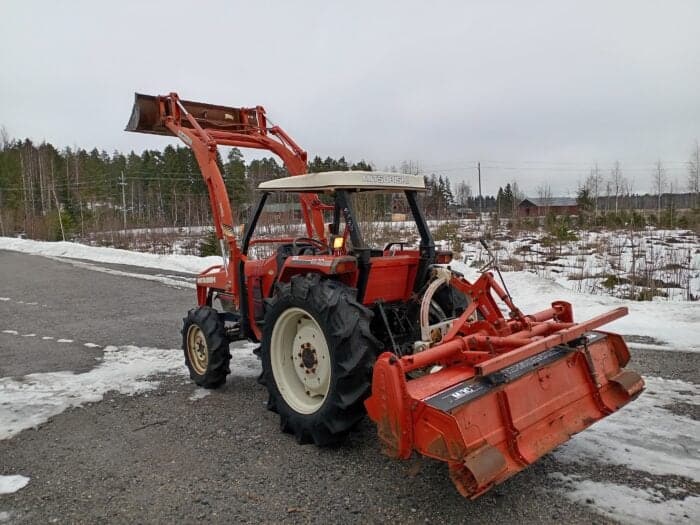 Mitsubishi MT33D Minitraktori etukuormaajalla ja maanmuokkaajalla, 4WD - Image 7