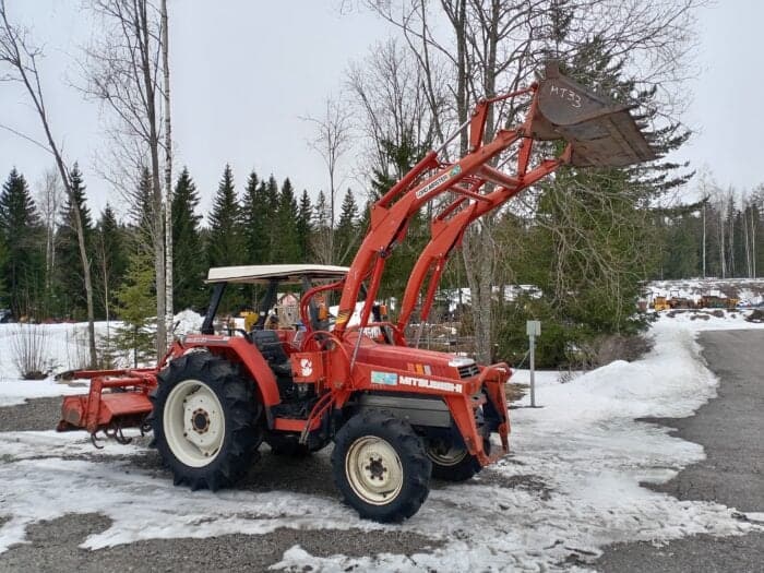 Mitsubishi MT33D Minitraktori etukuormaajalla ja maanmuokkaajalla, 4WD - Image 8