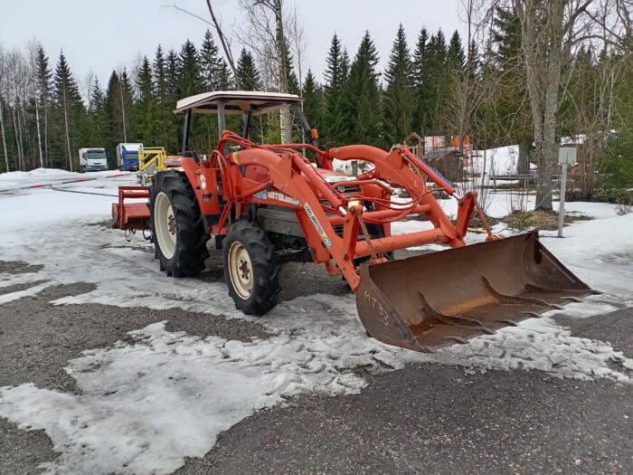 Mitsubishi MT33D Minitraktori etukuormaajalla ja maanmuokkaajalla, 4WD - Image 9