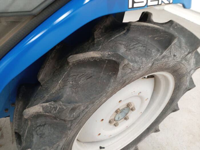 Iseki TF243F  Minitraktori, 4WD, 24hp, suunnanvaihtaja - Image 11